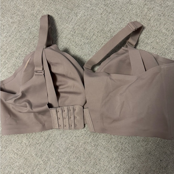 SMOOTH - Ultra Soft & Omni Maternity Momcozy Nursing Bra - Picture 5 of 5